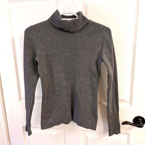 3 for $15 - RW&Co Grey turtle neck long sleeve top - Picture 1 of 3